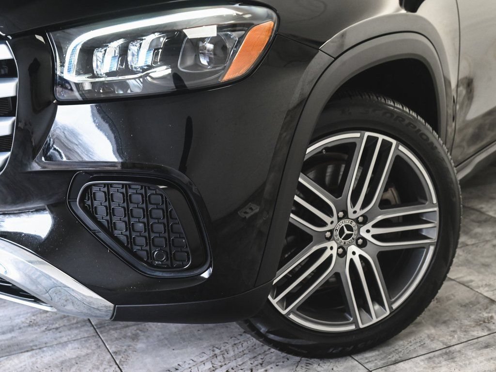 Used 2024 Mercedes-Benz GLS 450 4MATIC image 42