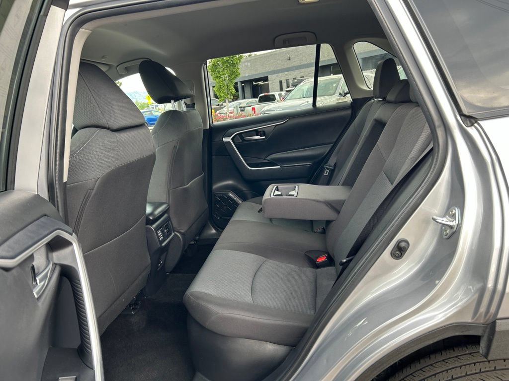 Used 2025 Toyota RAV4 XLE AWD/4WD image 18