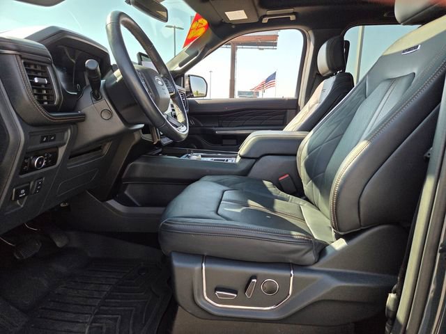 Used 2023 Ford Expedition Platinum image 4