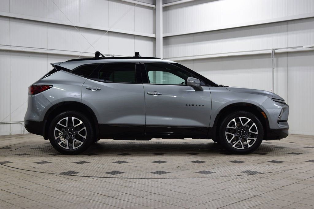 Used 2024 Chevrolet Blazer RS w/ Enhanced Convenience Package image 9