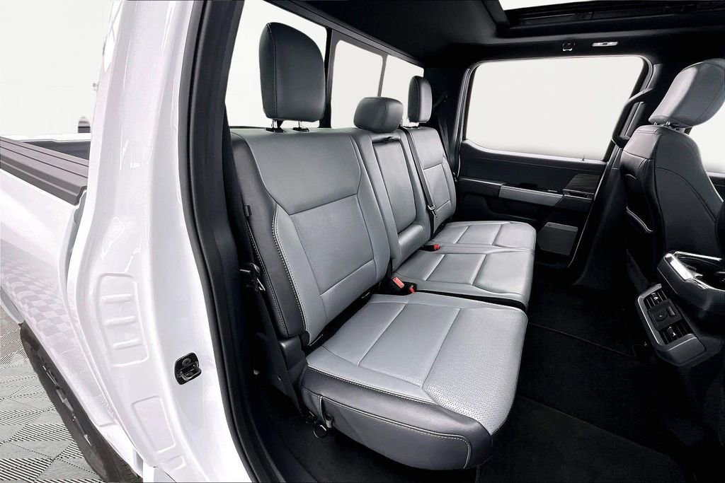 Used 2025 Ford F150 Lightning Lariat image 28