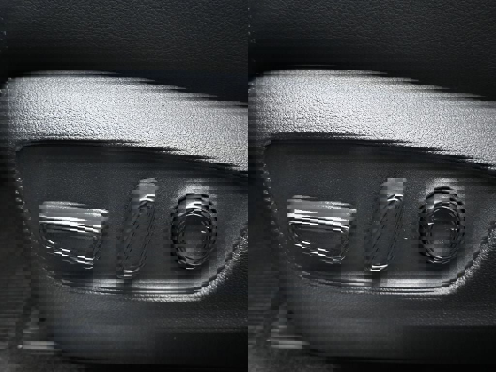 New 2026 Toyota Highlander Platinum image 10