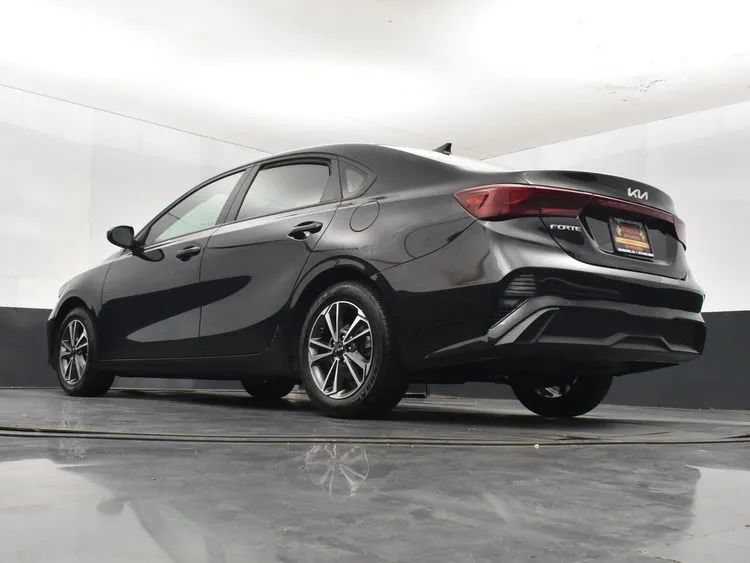 Used 2024 Kia Forte LXS FWD image 9
