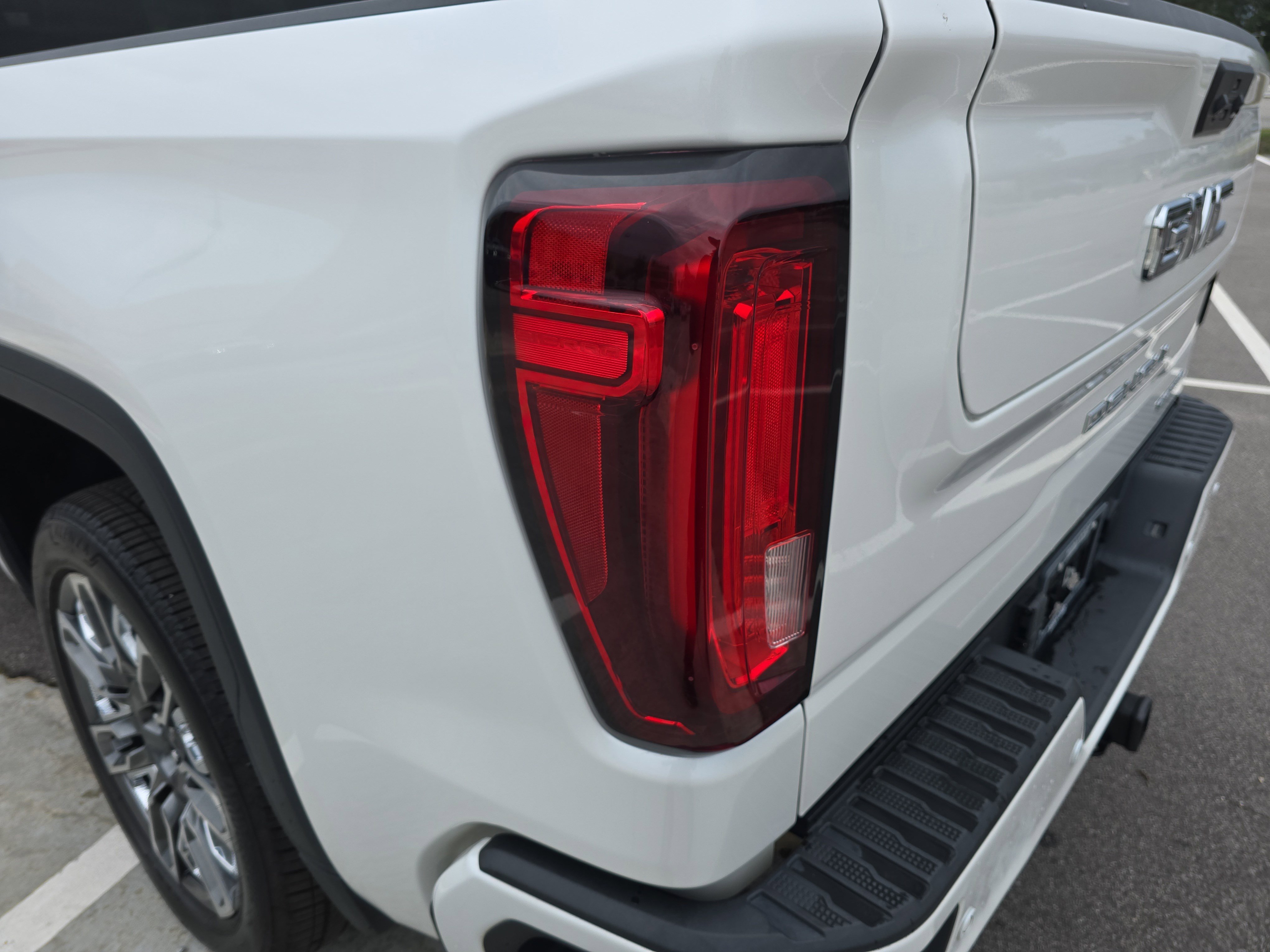 Used 2023 GMC Sierra 1500 Denali Ultimate AWD/4WD image 29