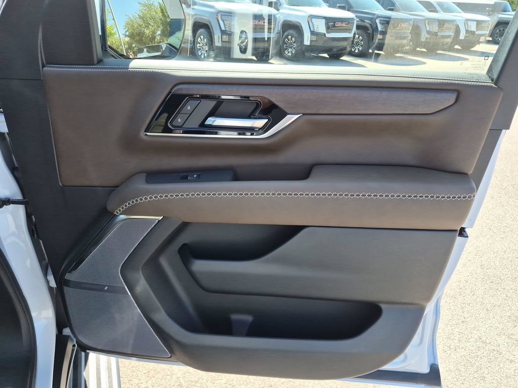 New 2026 GMC Yukon XL Denali Ultimate w/ LPO, Floor Liner Package AWD/4WD image 42