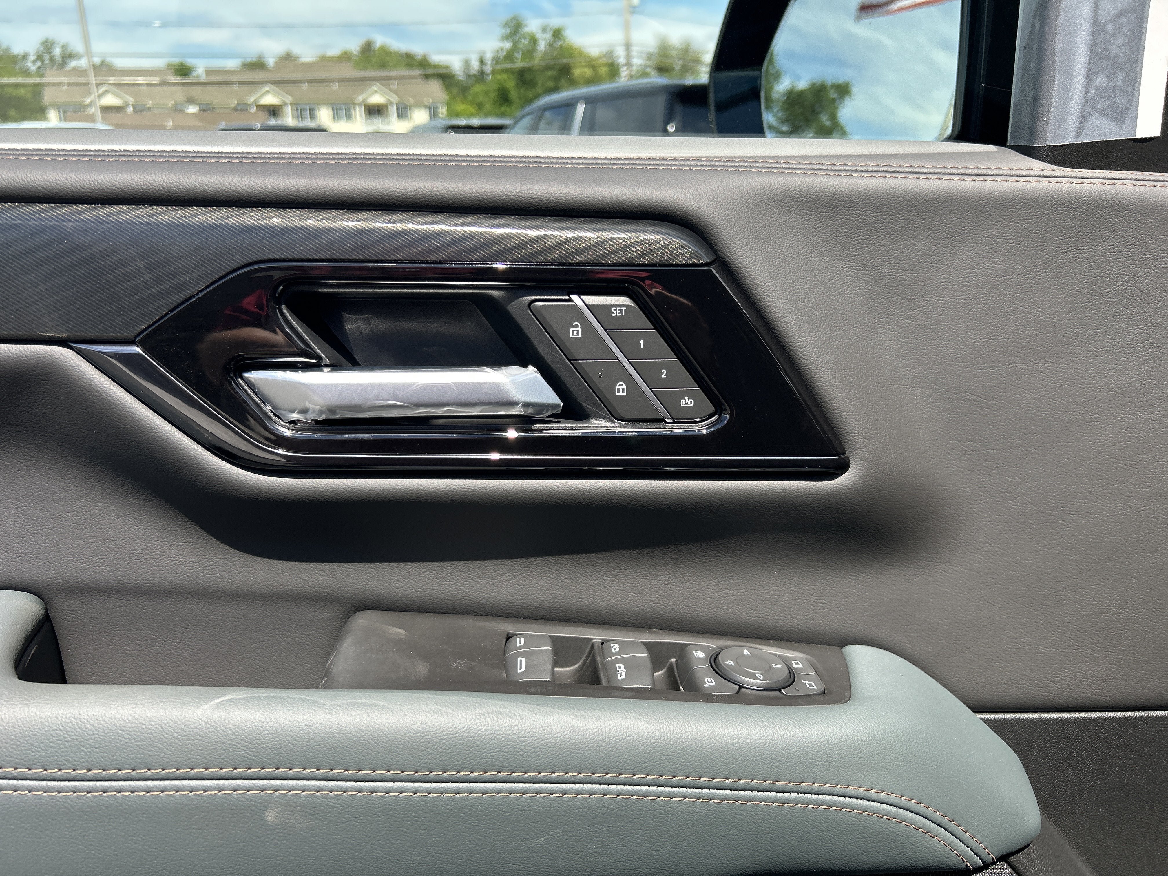New 2026 GMC Yukon XL AT4 w/ AT4 Premium Plus Package AWD/4WD image 27