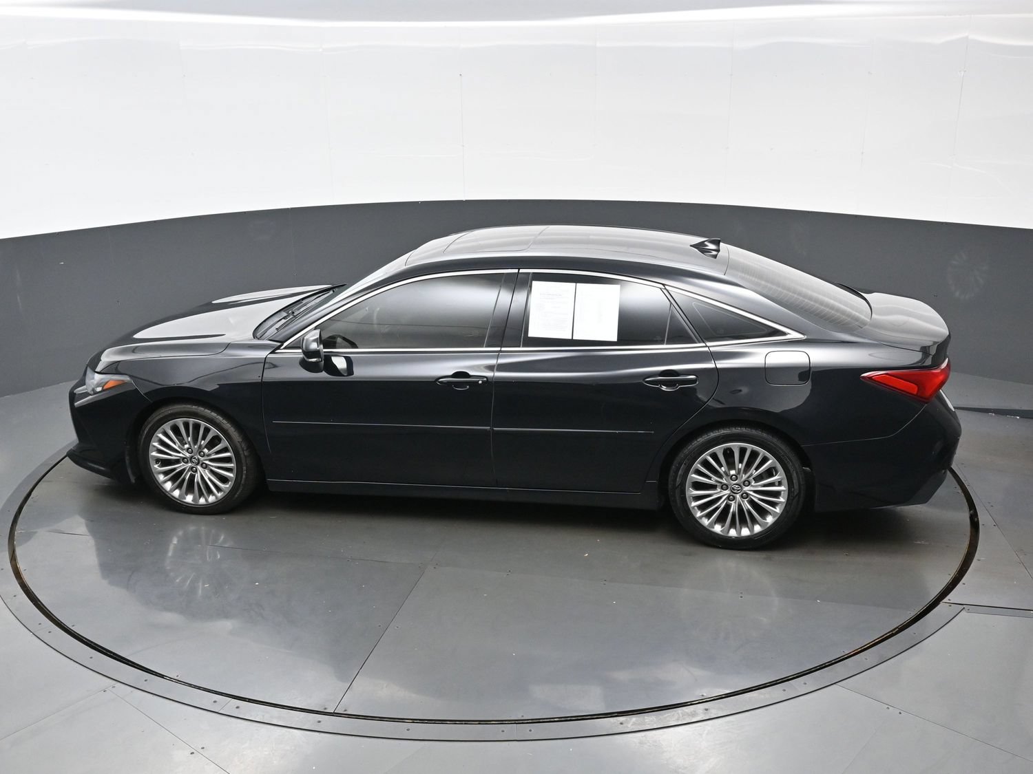 Used 2020 Toyota Avalon Limited w/ Advanced Safety Package FWD image 38