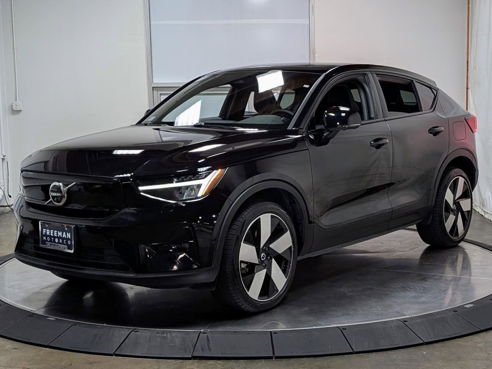 Used 2023 Volvo C40 P8 Recharge Ultimate AWD/4WD image 3