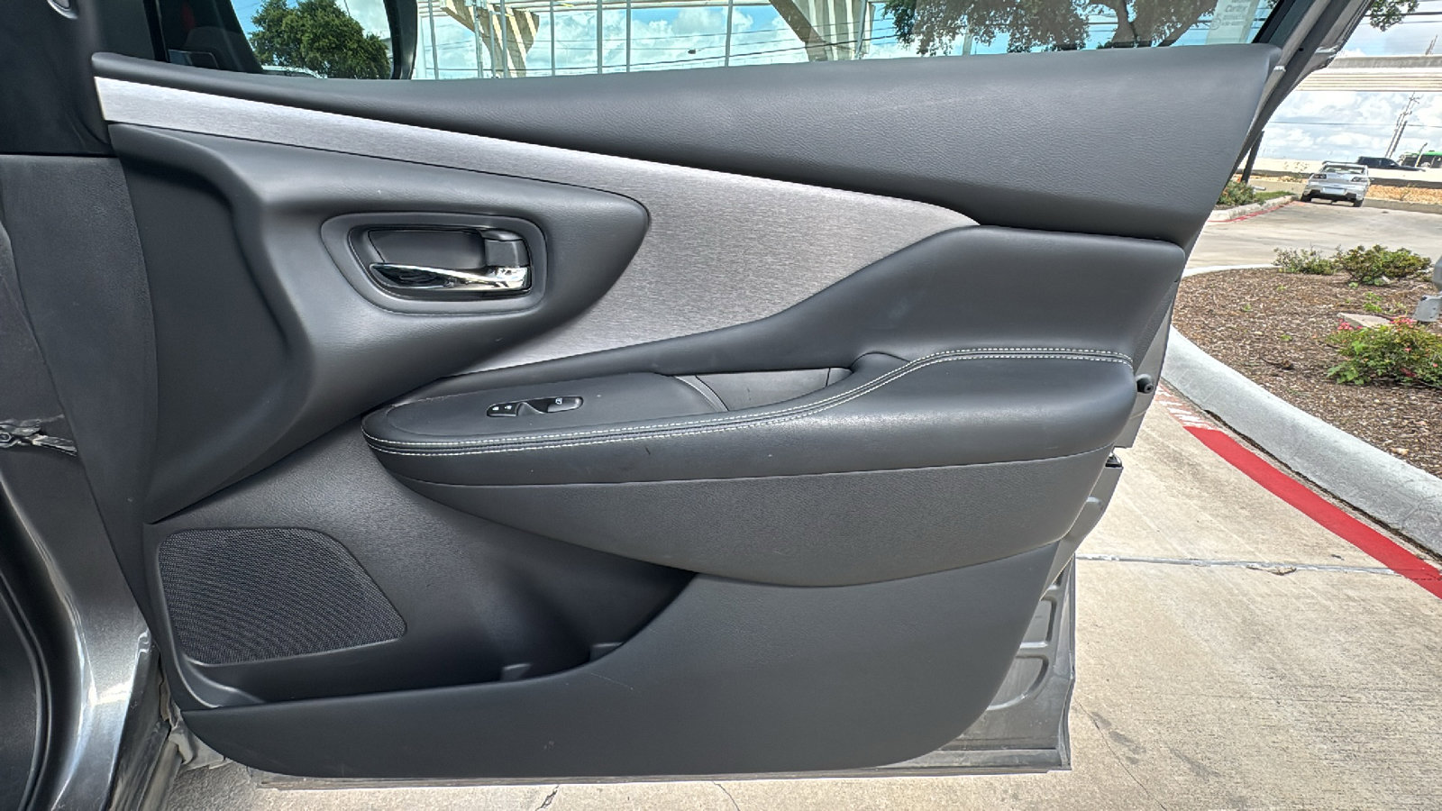 Used 2019 Nissan Murano SV w/ Premium Package FWD image 30