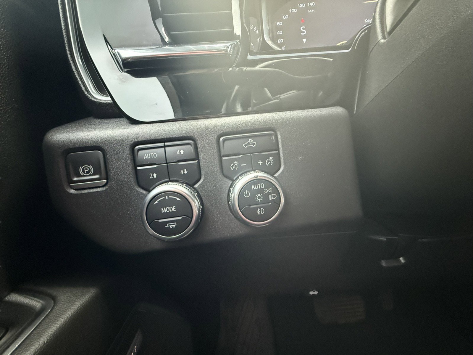 Used 2022 GMC Sierra 1500 Elevation w/ Preferred Package AWD/4WD image 23