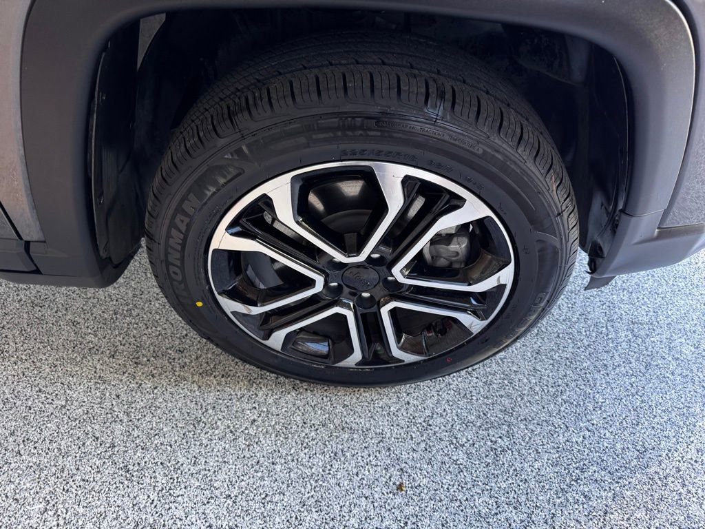 Used 2023 Jeep Compass Limited image 10