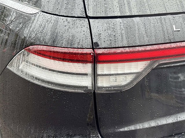 Certified 2025 Lincoln Aviator Premiere image 11