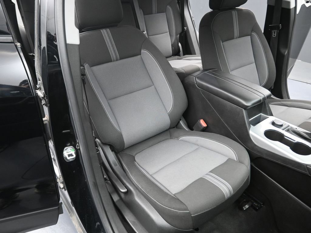 Used 2025 Chevrolet Blazer LT FWD image 13