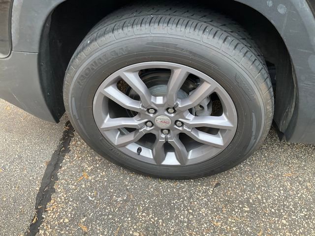 Used 2024 GMC Terrain SLT AWD/4WD image 12