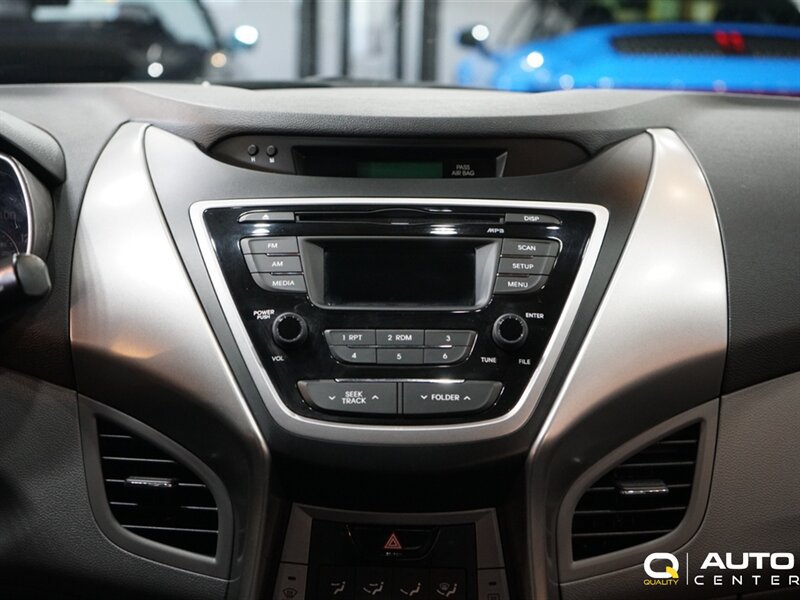 Used 2013 Hyundai Elantra Sedan FWD image 16