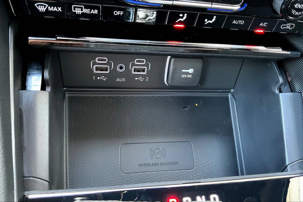 New 2025 Jeep Grand Cherokee Laredo w/ Luxury Tech Group I image 24