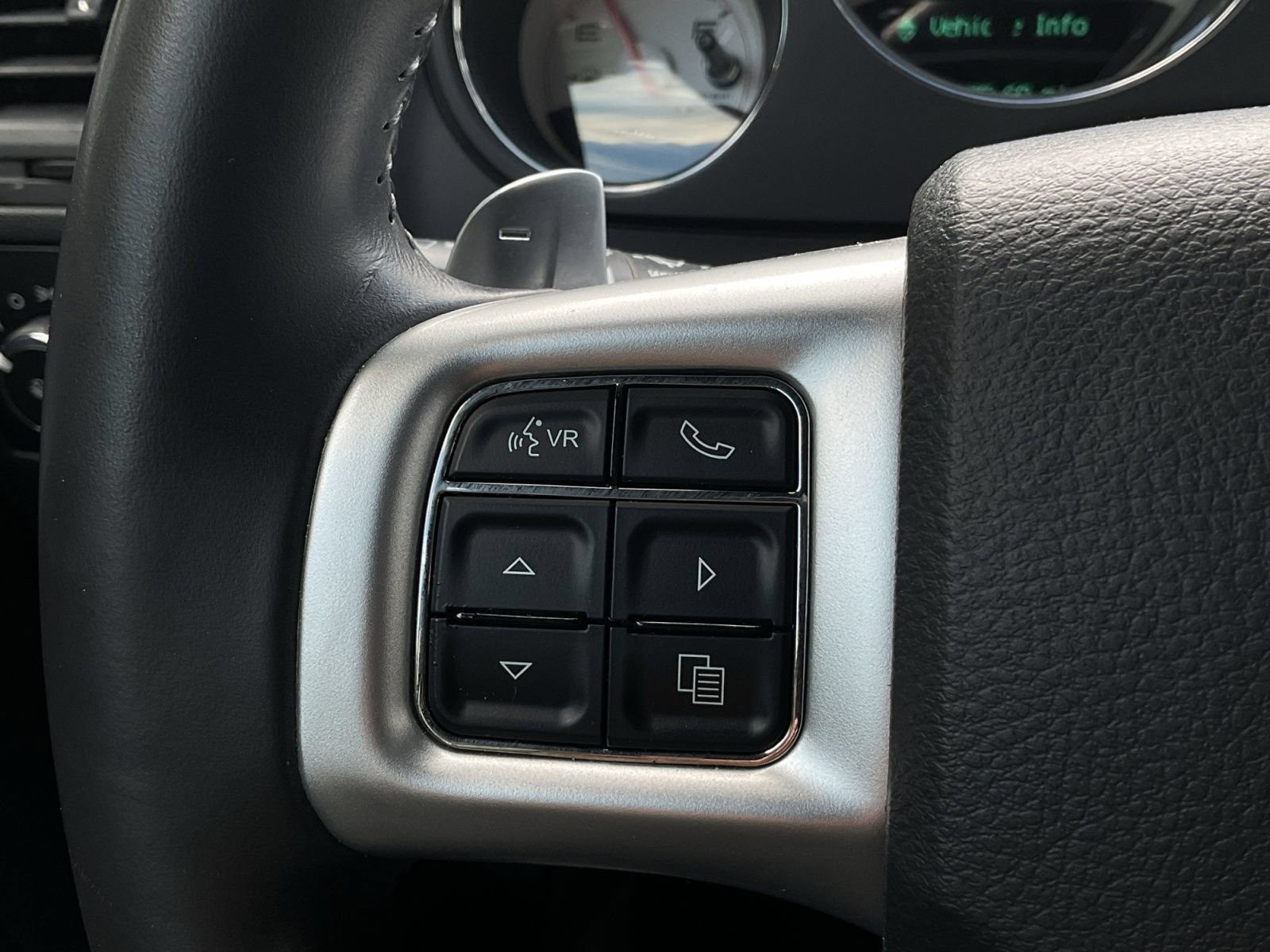 Used 2014 Dodge Challenger R/T Plus RWD image 33