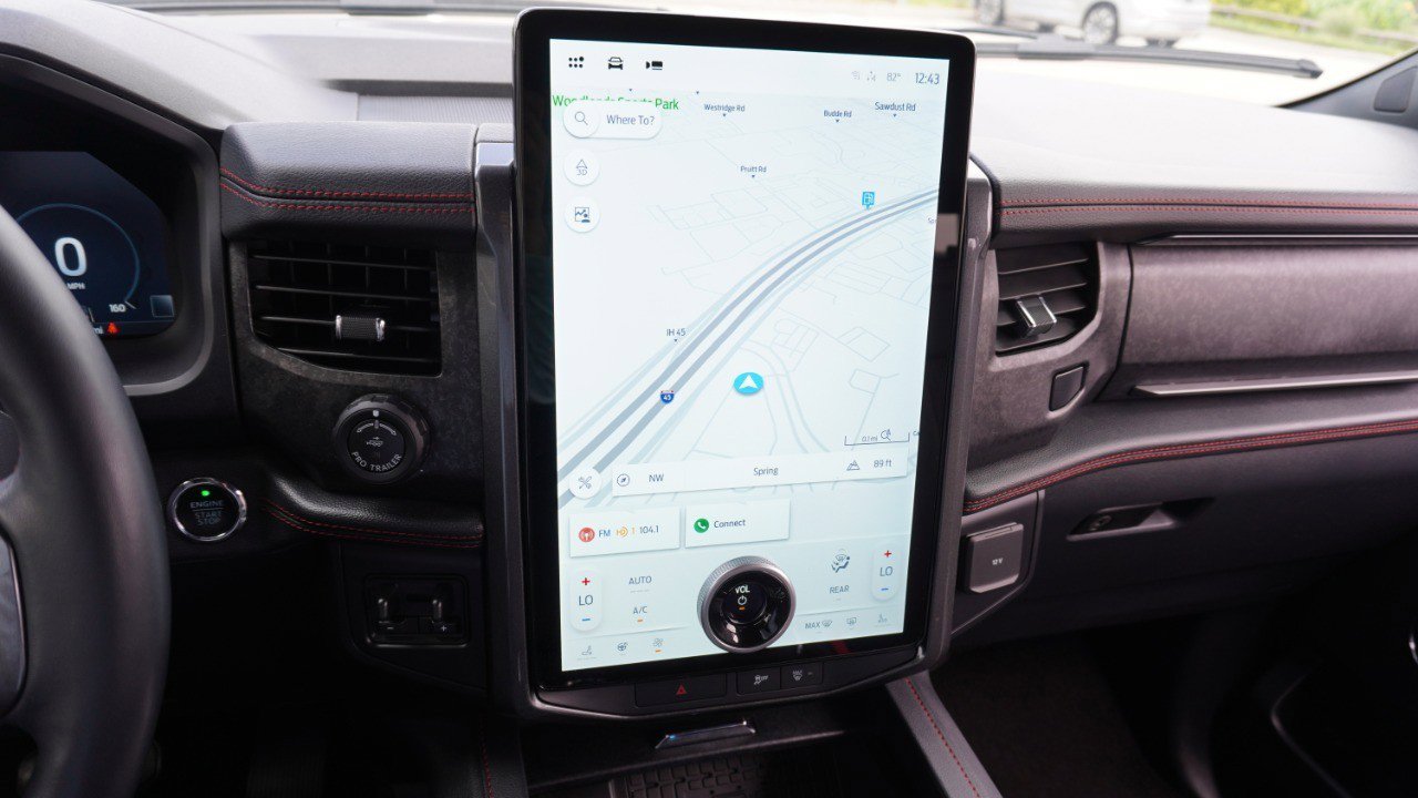 Used 2023 Ford Expedition Limited image 16