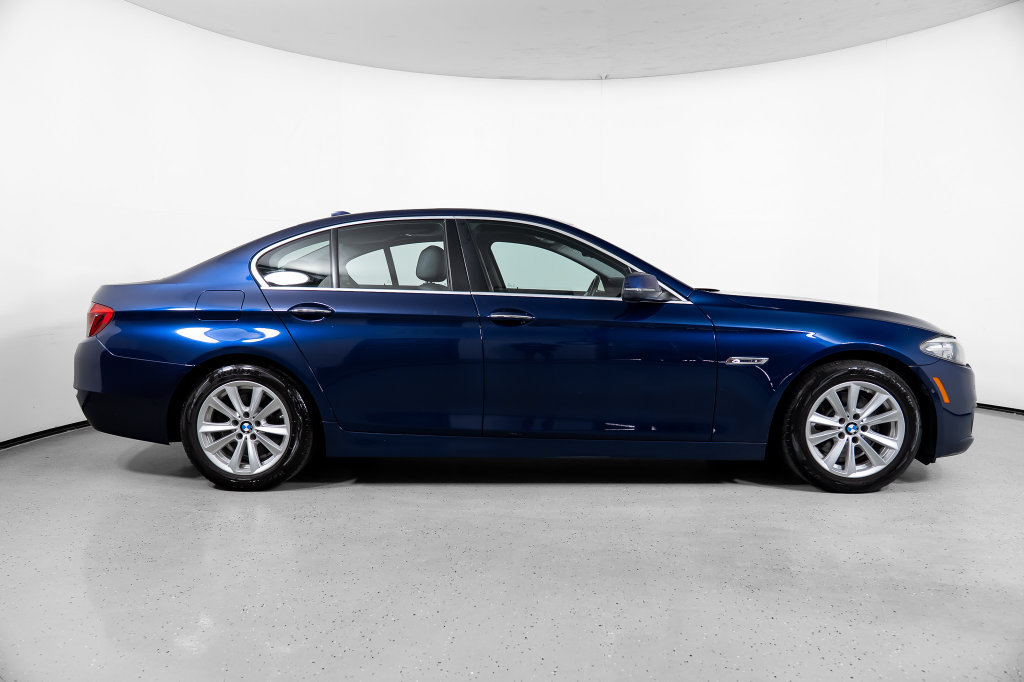 Used 2016 BMW 528i Sedan RWD image 3
