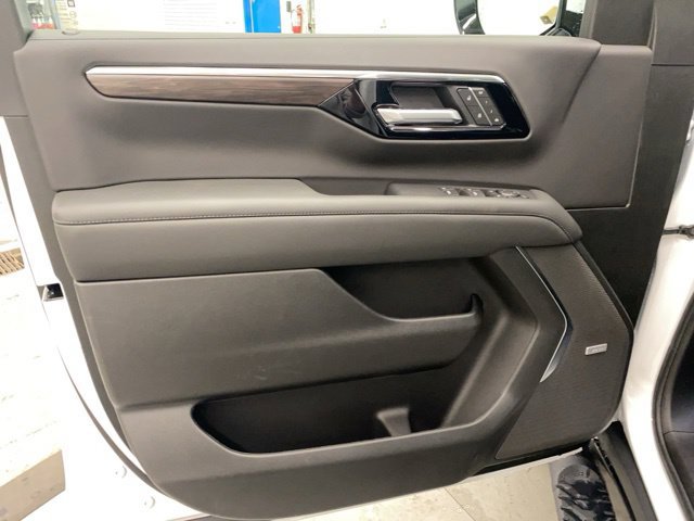 New 2026 Chevrolet Suburban Z71 w/ Z71 Off-Road Package AWD/4WD image 27
