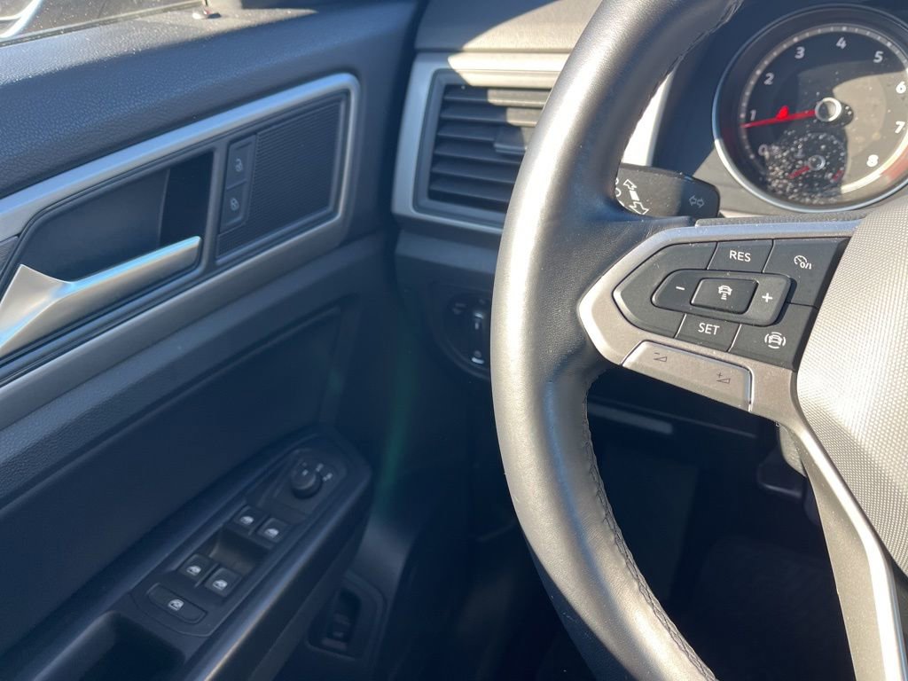 Used 2020 Volkswagen Atlas Cross Sport SE w/ Towing Package image 18