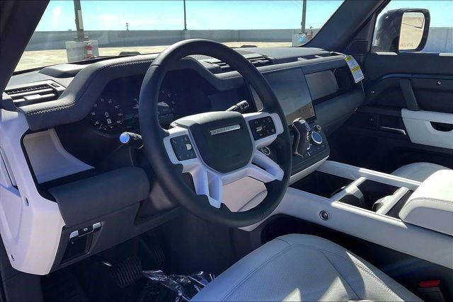 New 2026 Land Rover Defender 110 X-Dynamic SE image 7