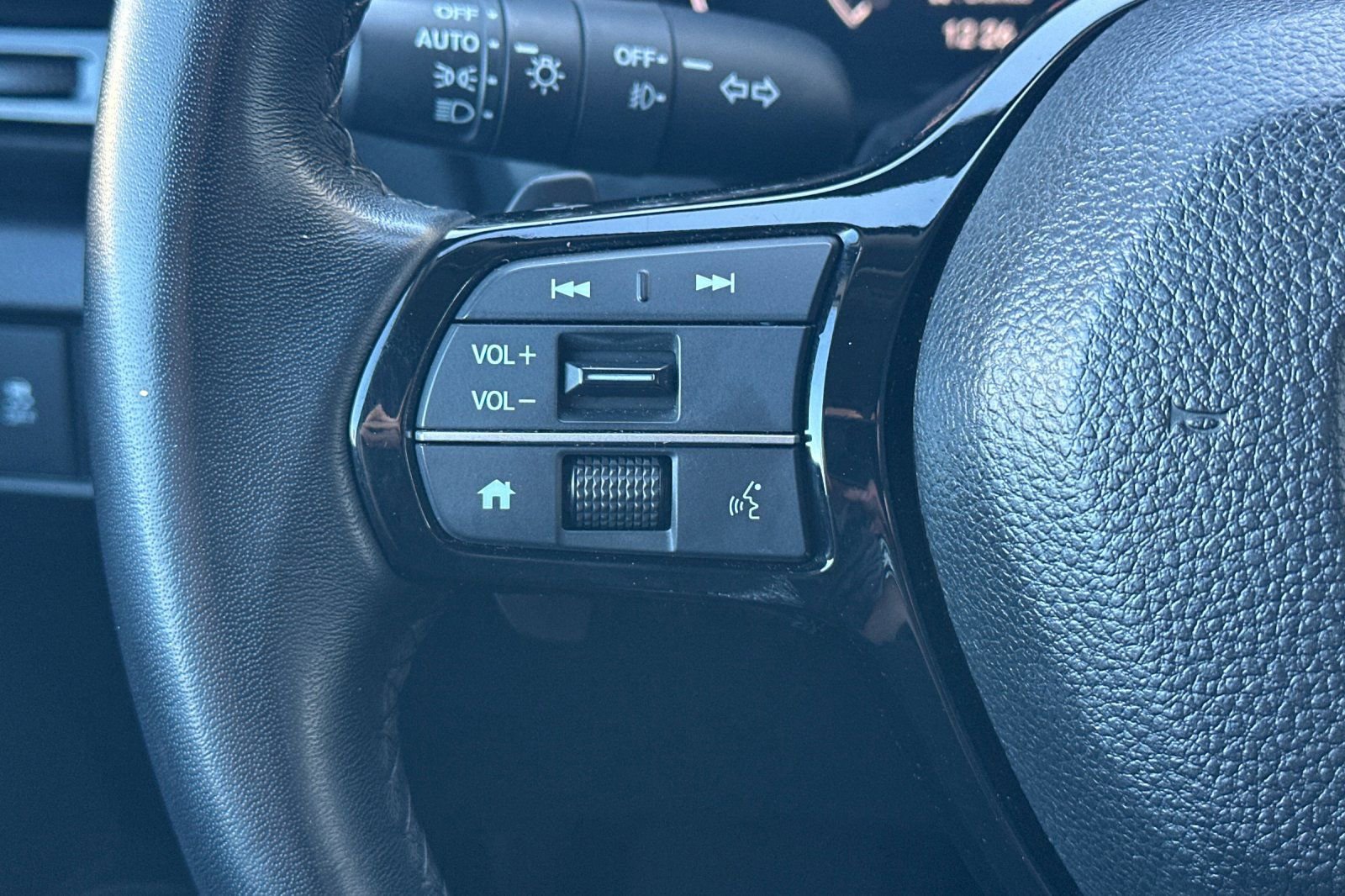 Used 2025 Honda Pilot EX-L image 29