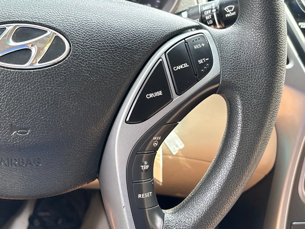 Used 2015 Hyundai Elantra SE w/ Option Group 02 FWD image 15
