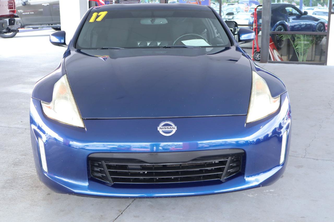 Used 2017 Nissan 370Z Coupe RWD image 12