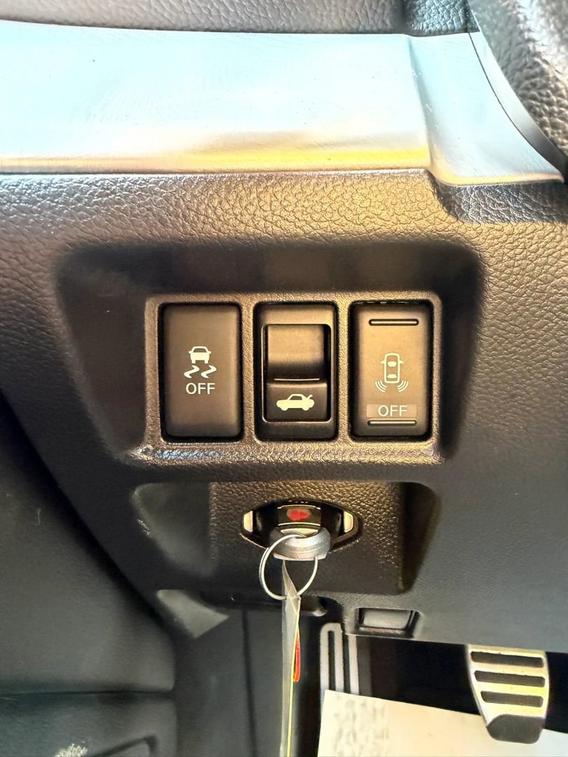 Used 2013 INFINITI G37 Sport image 27