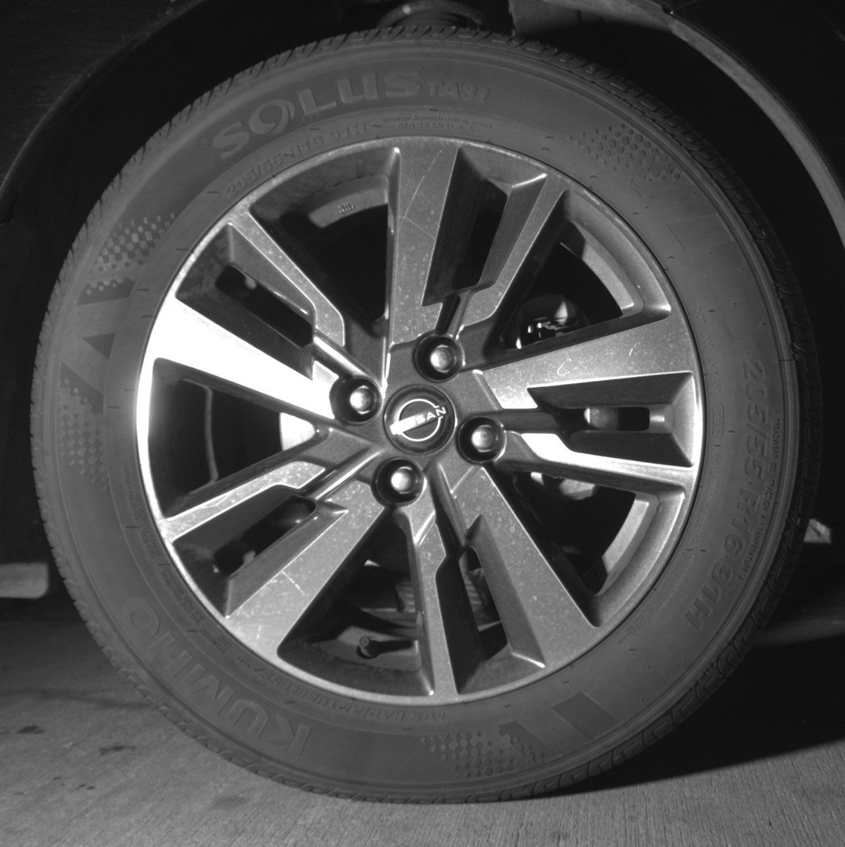 Used 2025 Nissan Versa SV image 13