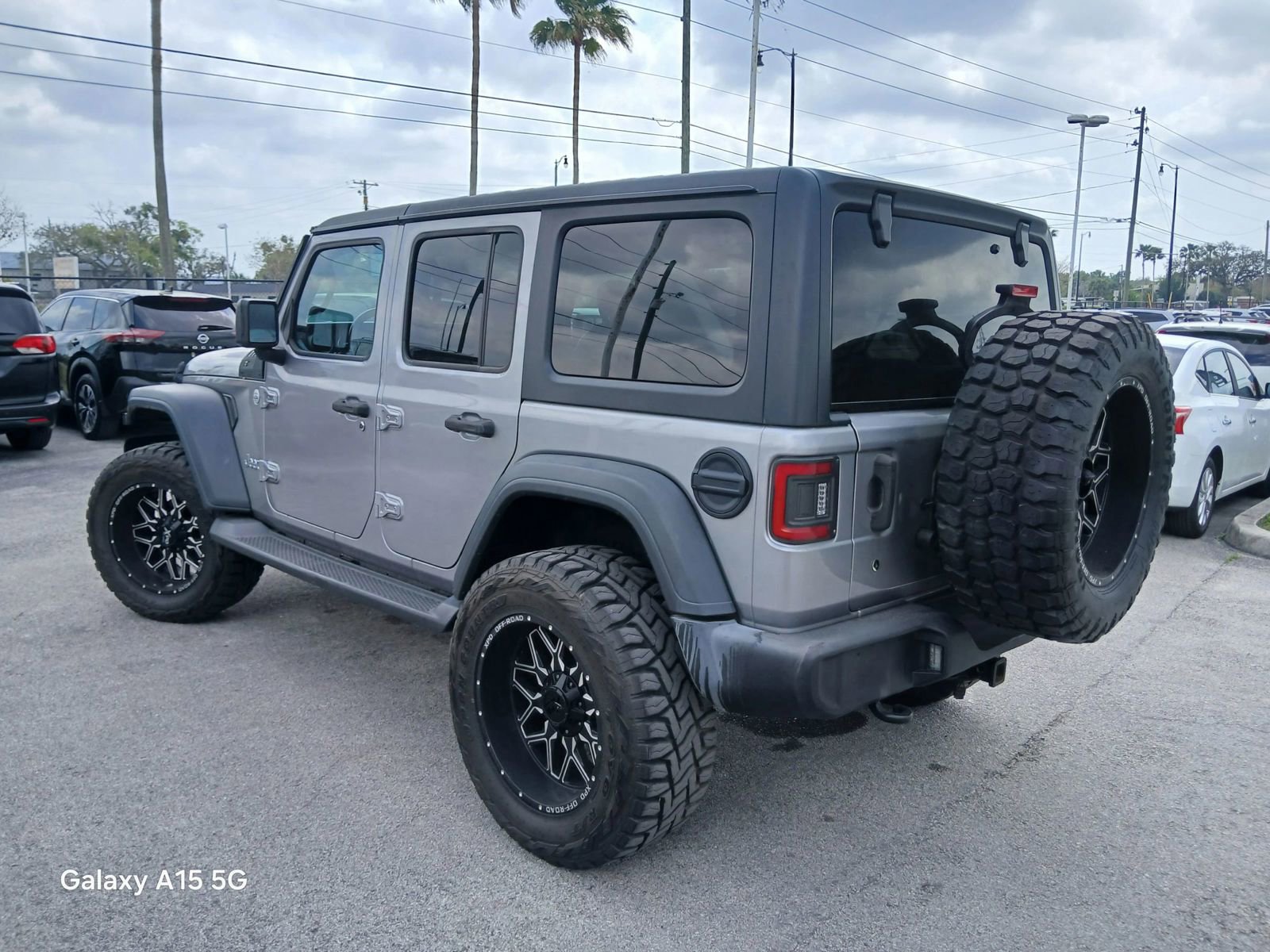 Used 2018 Jeep Wrangler Unlimited Sport S image 6