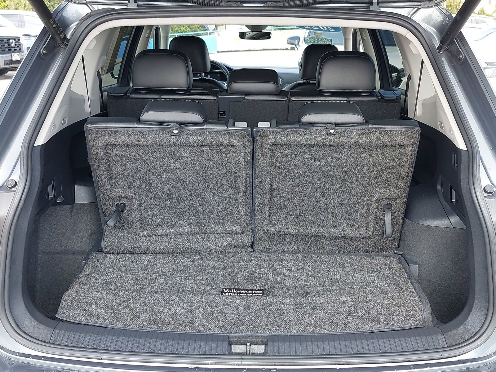 Used 2022 Volkswagen Tiguan SE image 13