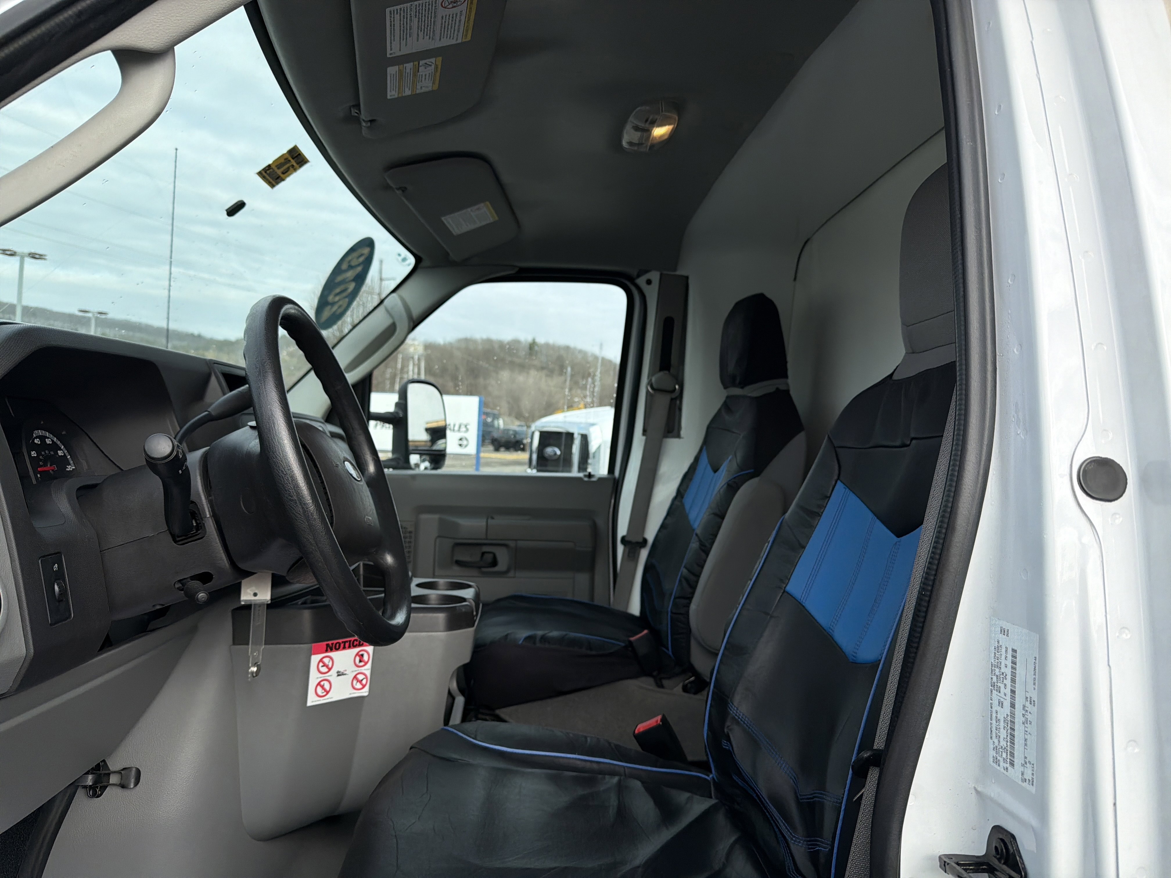 Used 2019 Ford E-350 and Econoline 350 Super Duty image 12