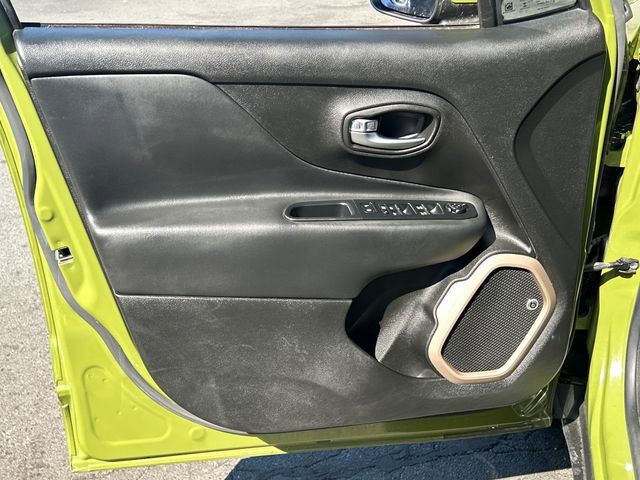 Used 2016 Jeep Renegade 75th Anniversary FWD image 11