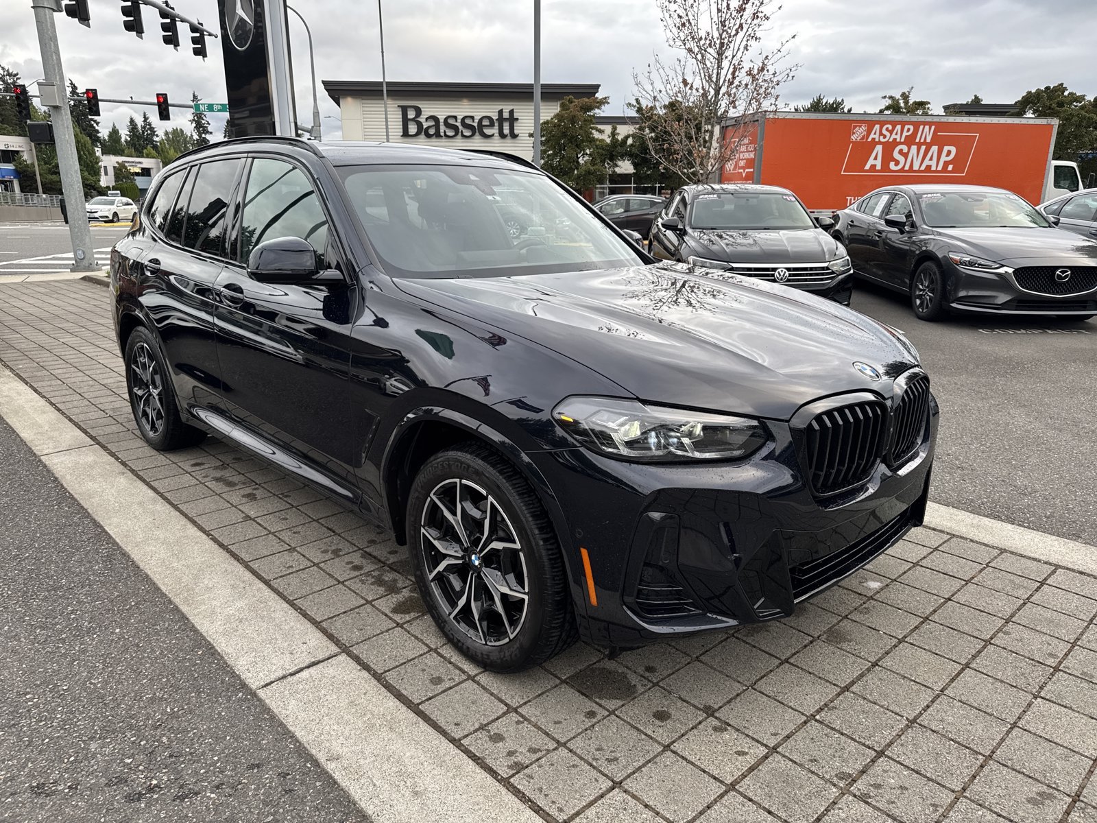 Used 2023 BMW X3 xDrive30i w/ M Sport Package AWD/4WD image 3