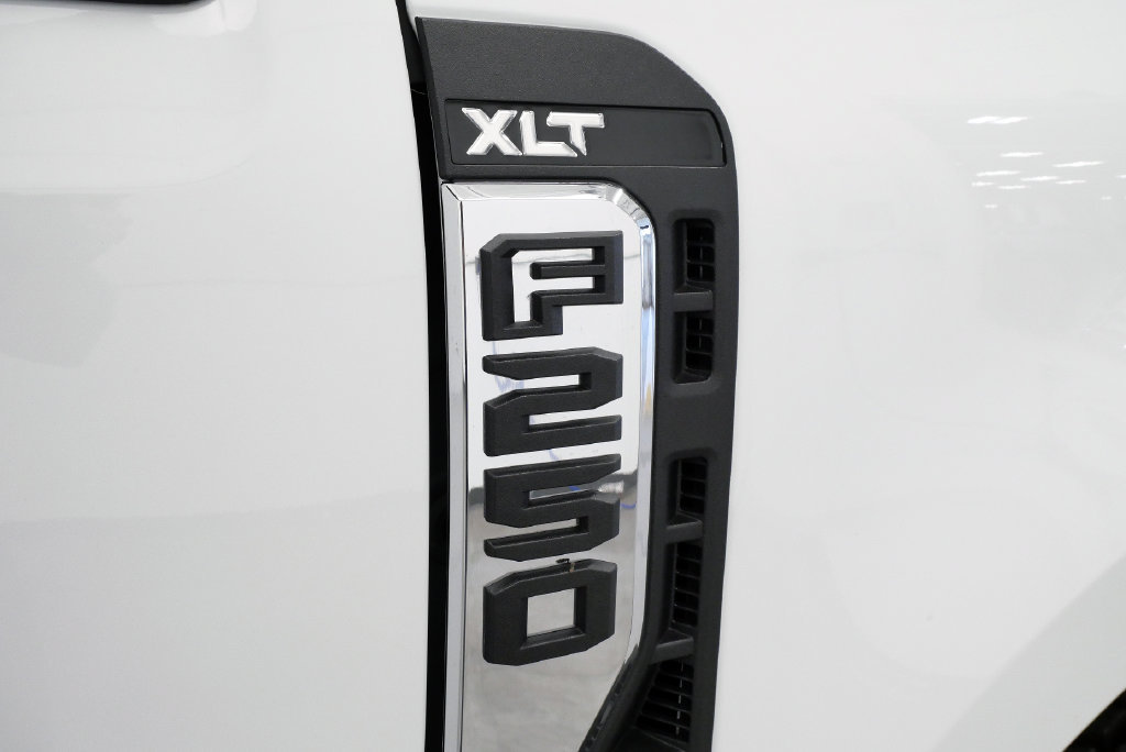 Used 2023 Ford F250 XLT AWD/4WD image 10
