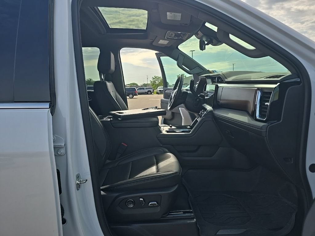 Used 2025 GMC Sierra 2500 Denali w/ Denali Reserve Package AWD/4WD image 19