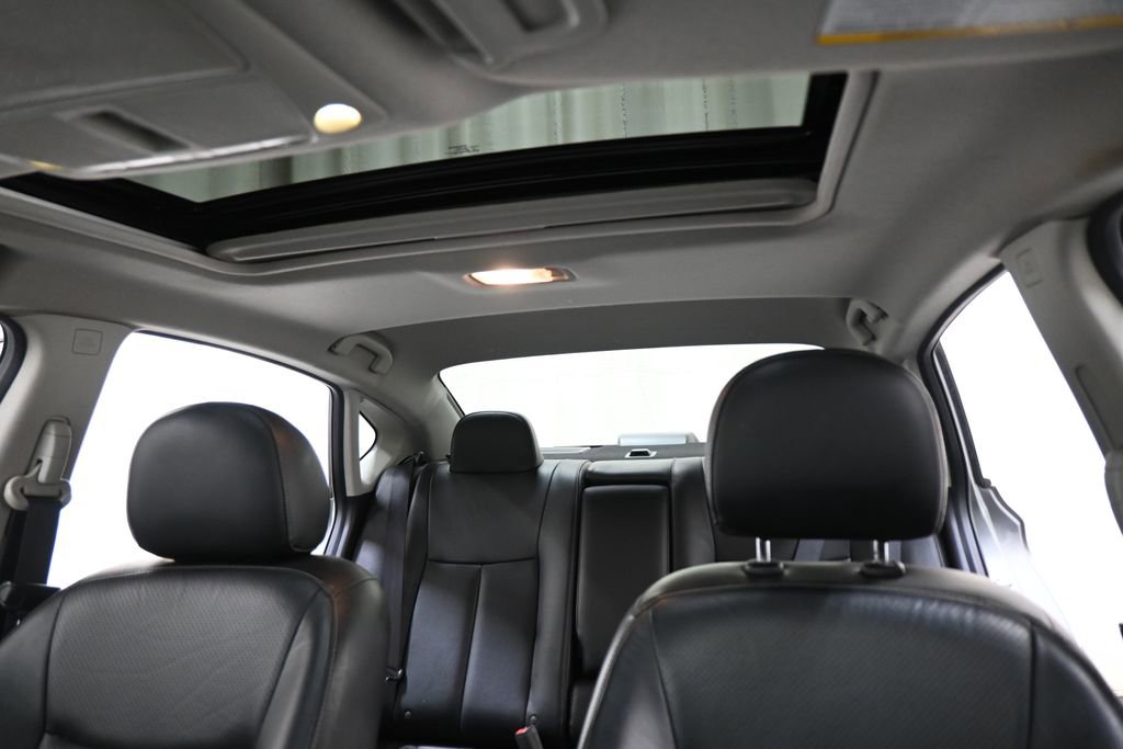 Used 2014 Nissan Sentra SL w/ Premium Package image 4