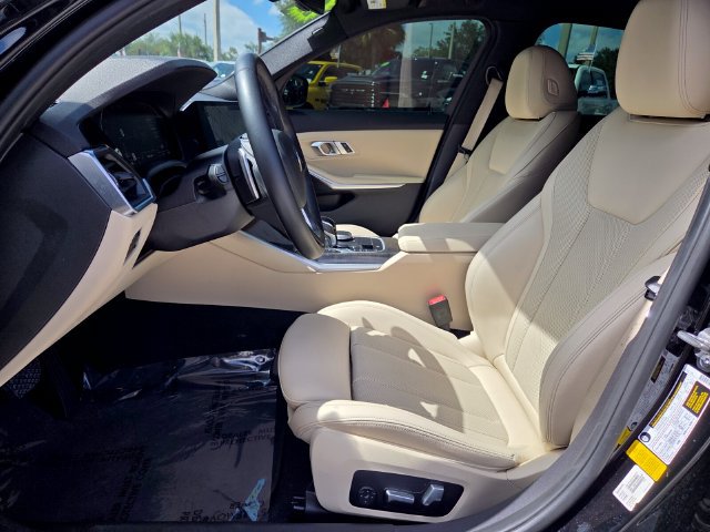 Used 2022 BMW 330i Sedan w/ Driving Assistance Package RWD image 11