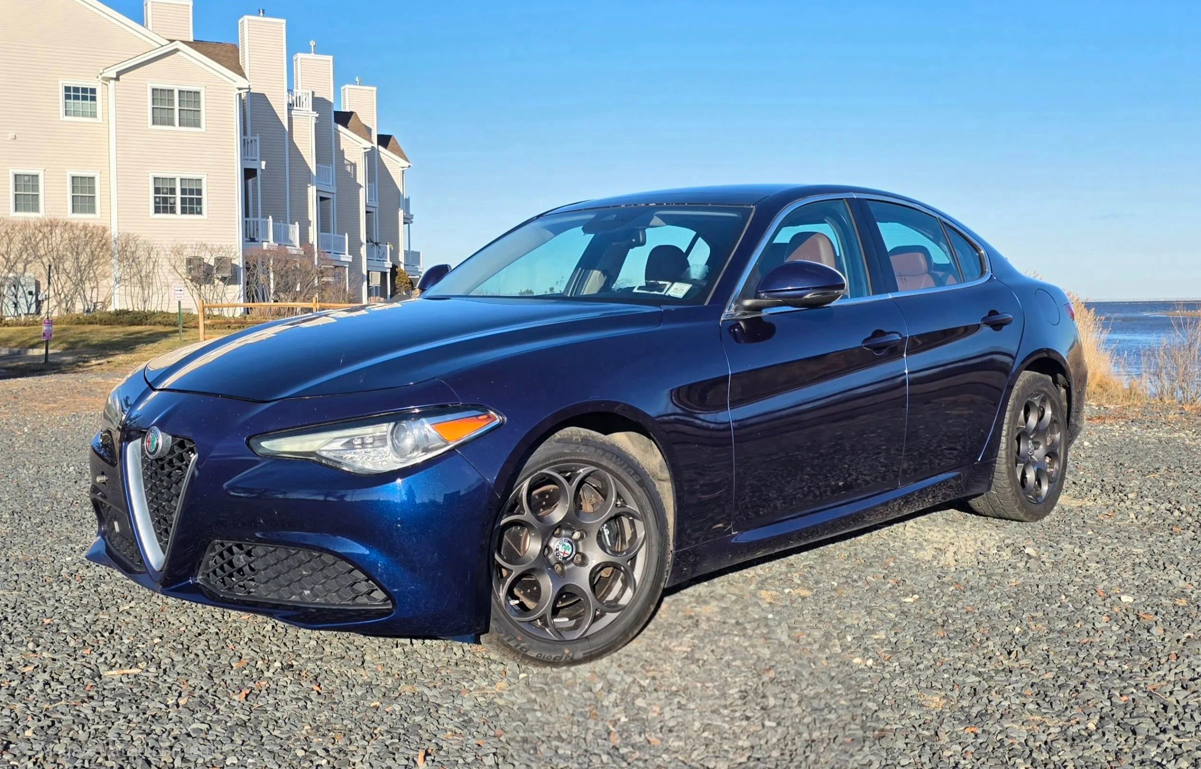 Used 2017 Alfa Romeo Giulia AWD image 2