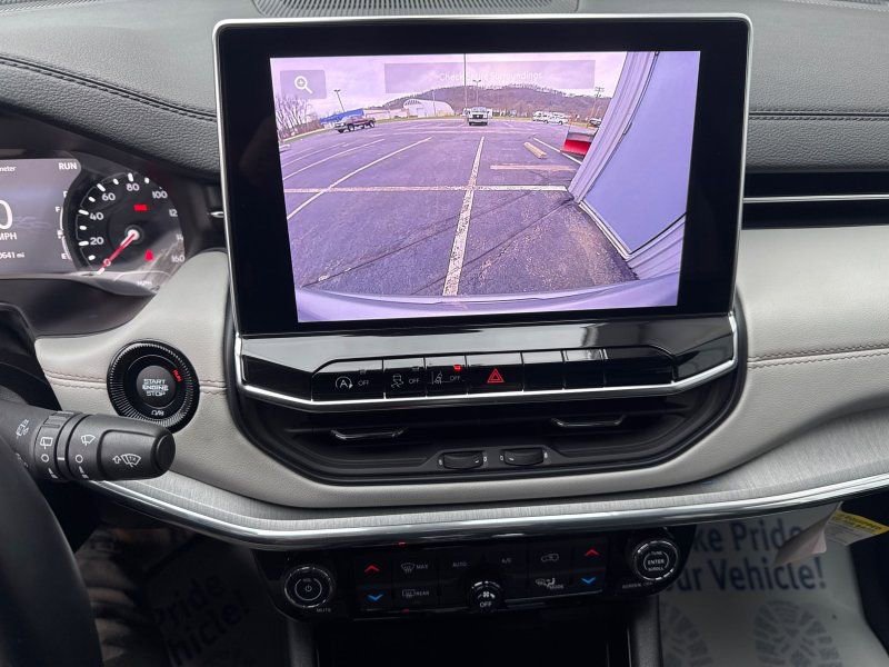 Used 2022 Jeep Compass Limited image 24