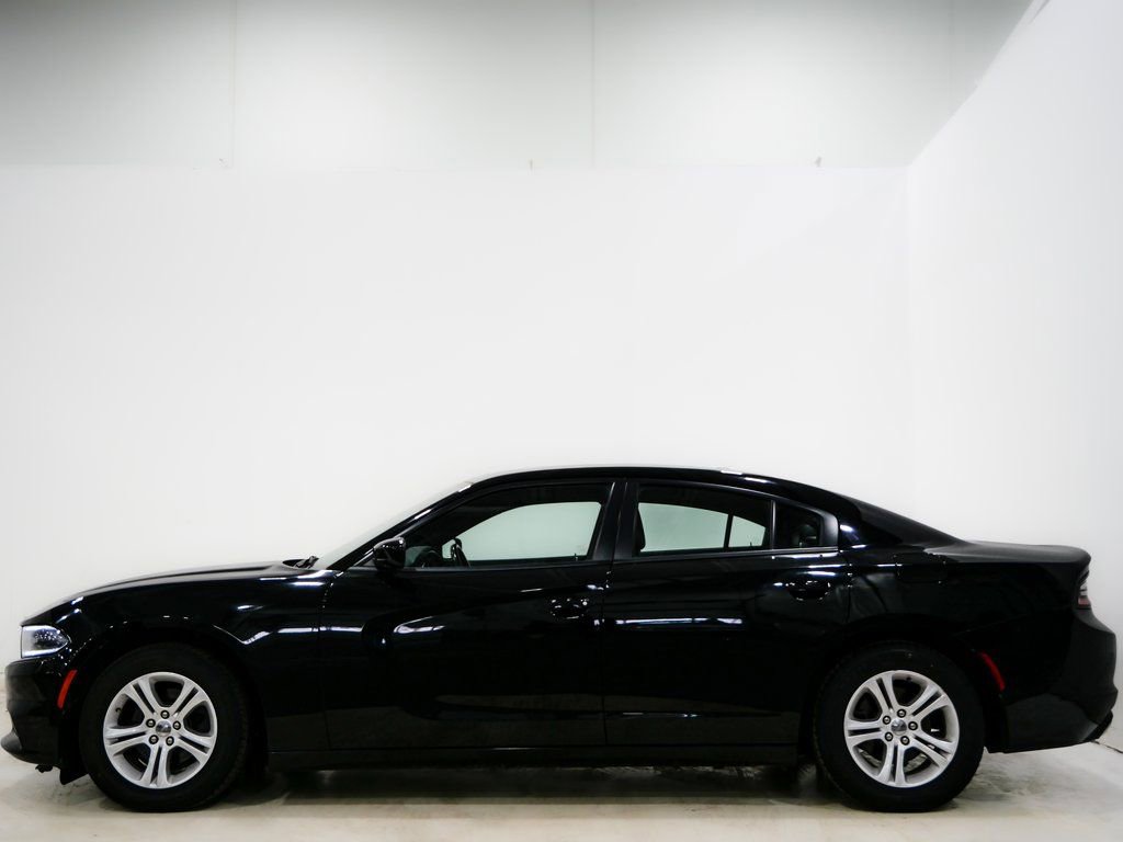Used 2019 Dodge Charger SXT w/ Leather Interior Group image 6