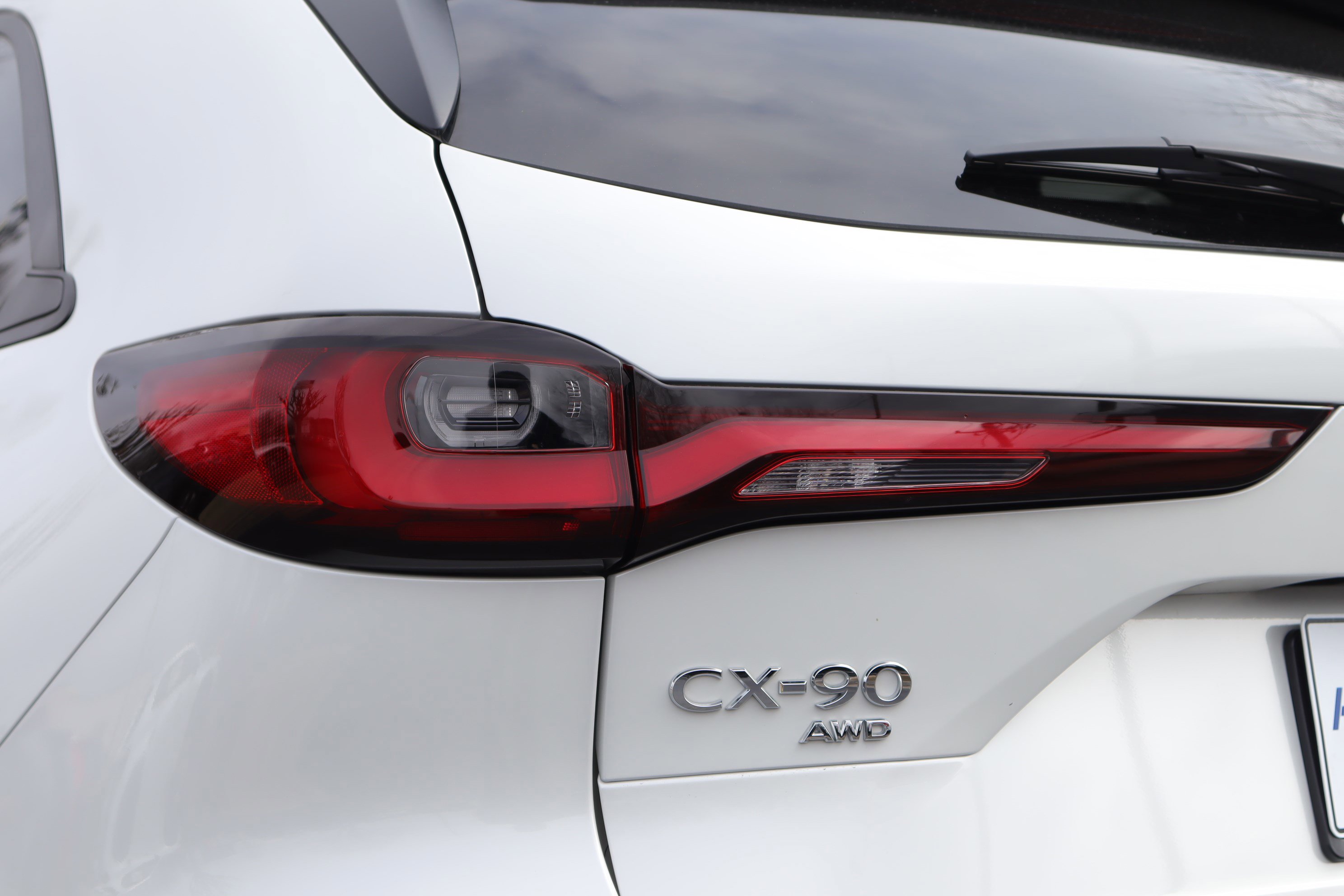 Certified 2025 MAZDA CX-90 Plug-In Hybrid w/Premium Sport image 33