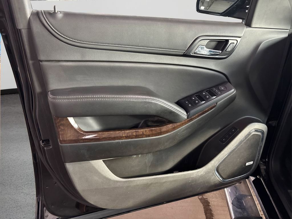 Used 2019 Chevrolet Tahoe LT w/ LT Signature Package image 25