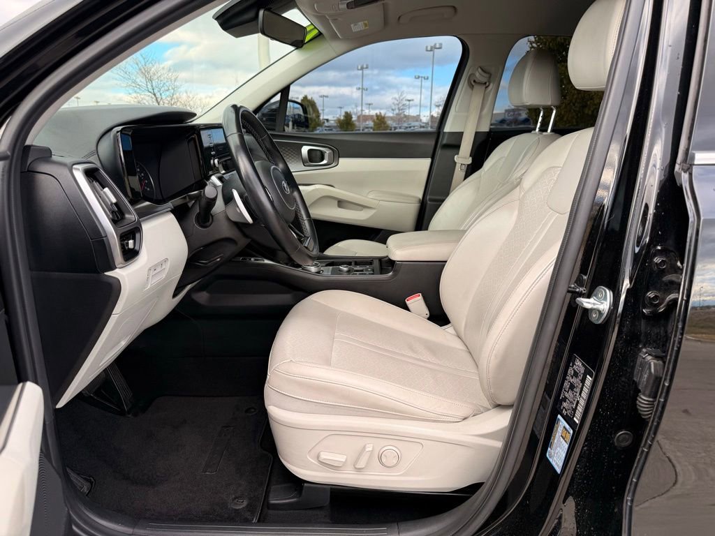 Used 2021 Kia Sorento S FWD image 11