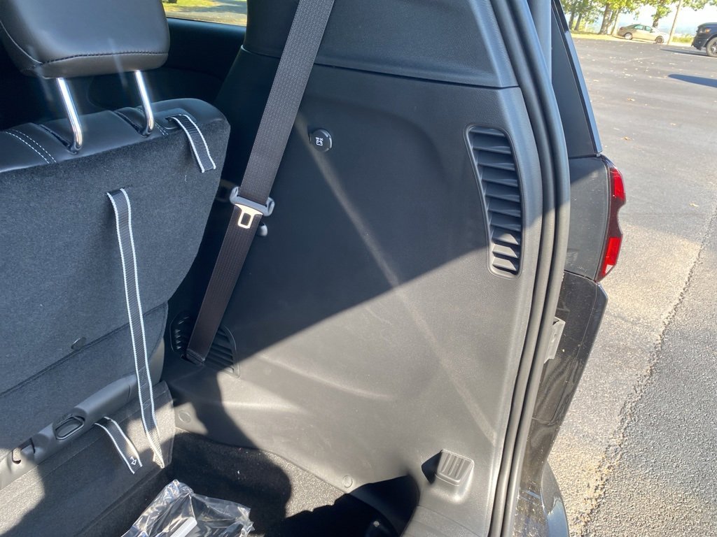 New 2026 Chrysler Pacifica Select w/ S Appearance Package image 12