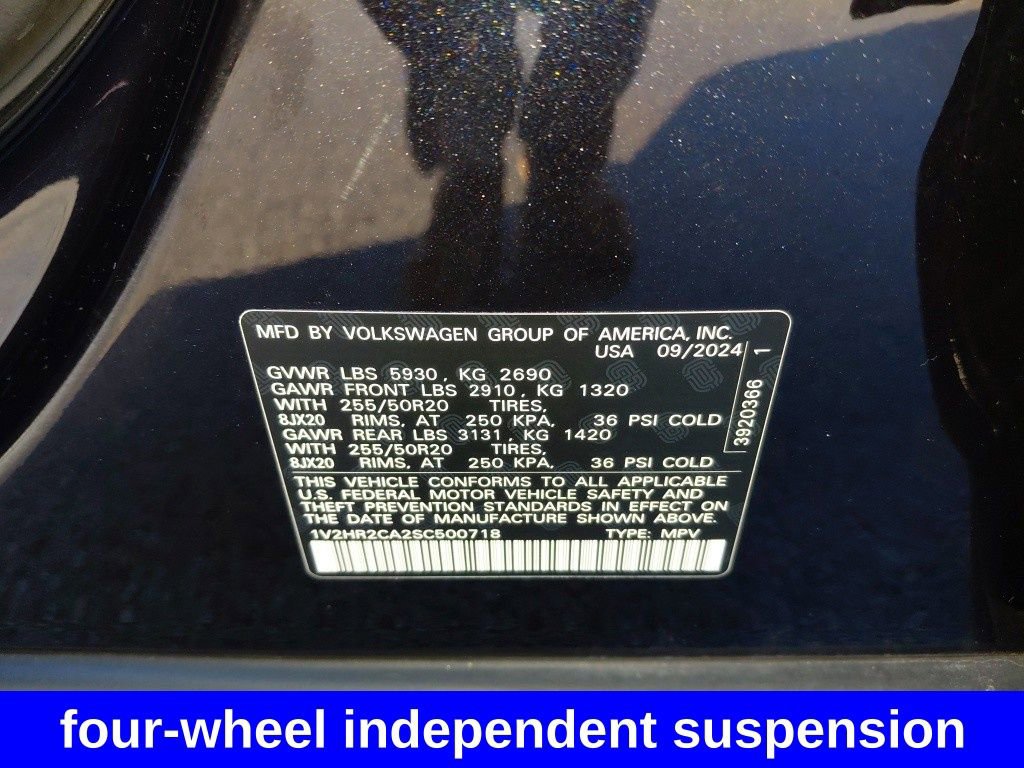 Used 2025 Volkswagen Atlas SE image 30