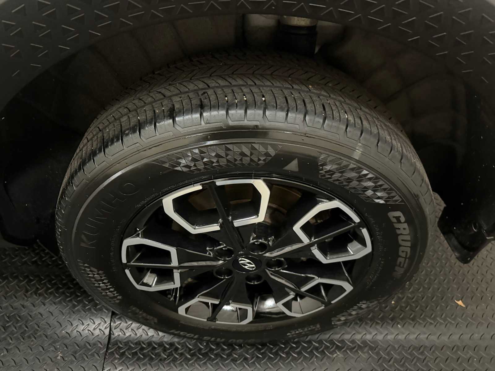 Used 2023 Hyundai Santa Cruz SE image 9