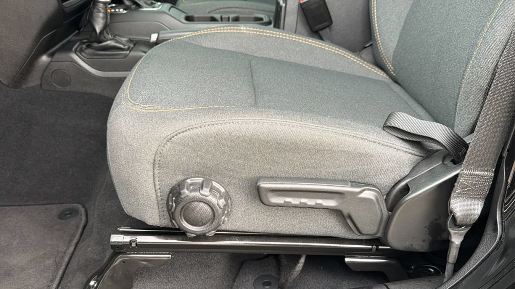 Used 2025 Jeep Gladiator Sport AWD/4WD image 14